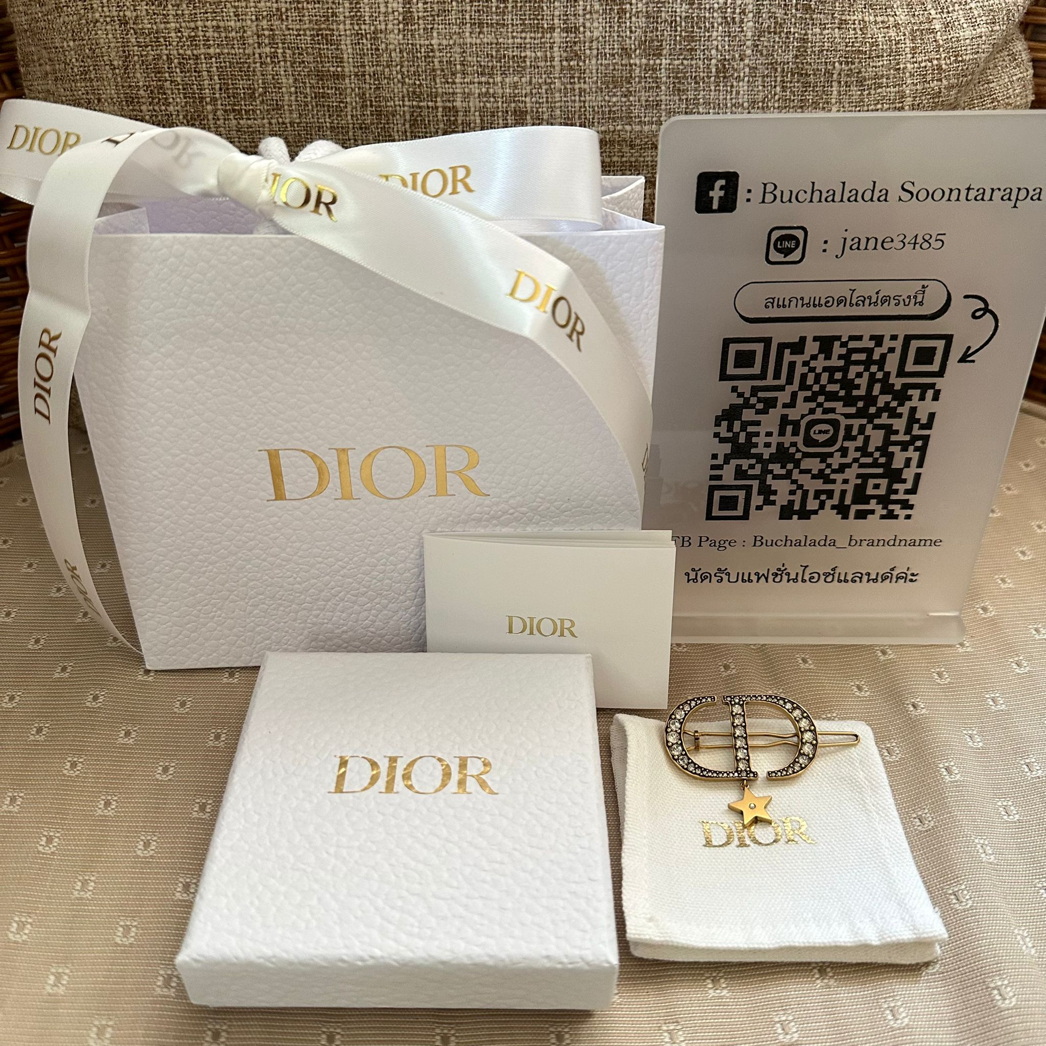 Dior 30 Montaigne hair clip