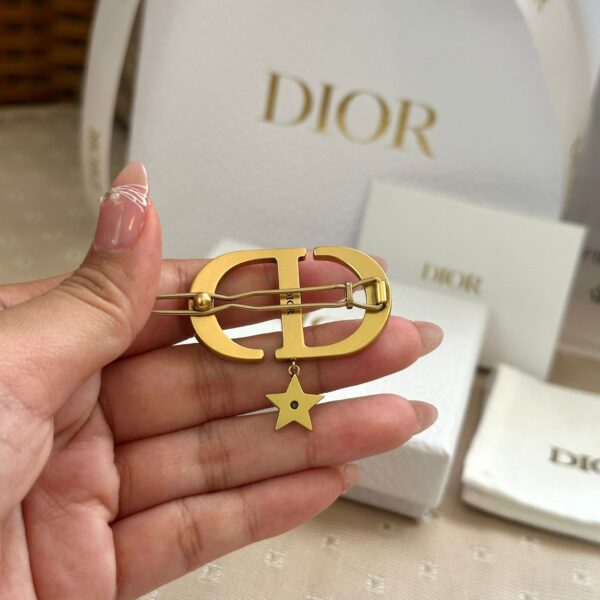 Dior 30 Montaigne hair clip - Image 6