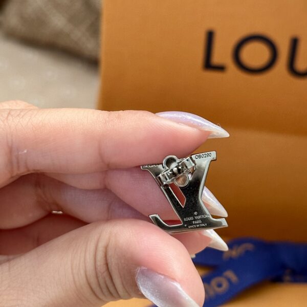 LV Earrings M80183 Y20 - Image 8