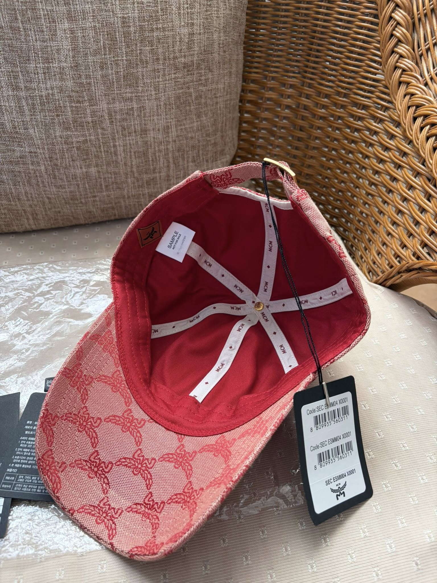 MCM Heart Logo Cap in Lauretos Jacquard - Image 4