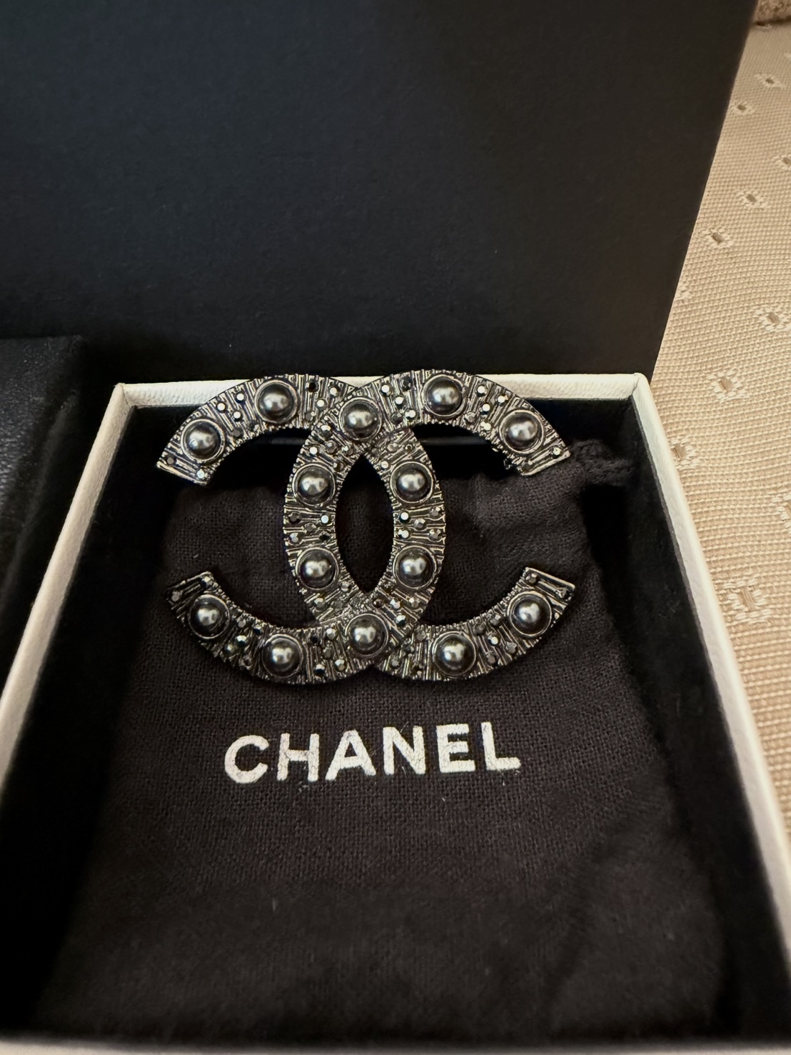 Chanel Brooch Y13 - Image 6
