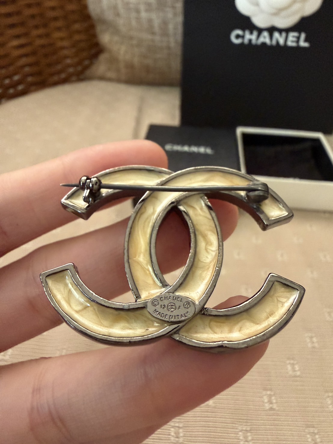Chanel Brooch Y13 - Image 5