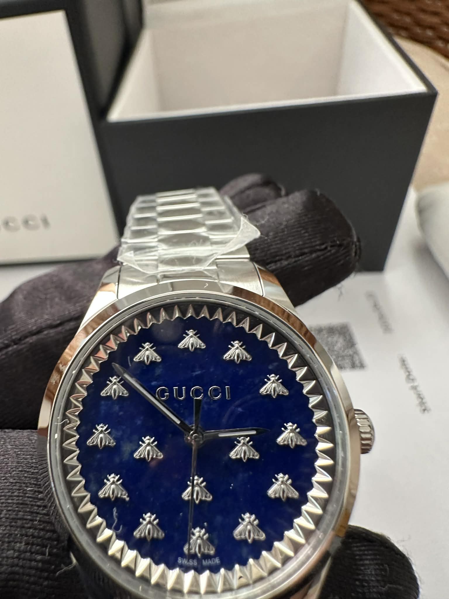 G-Timeless with Bee Motif with Lapis Lazuli dial 38mm - Image 5